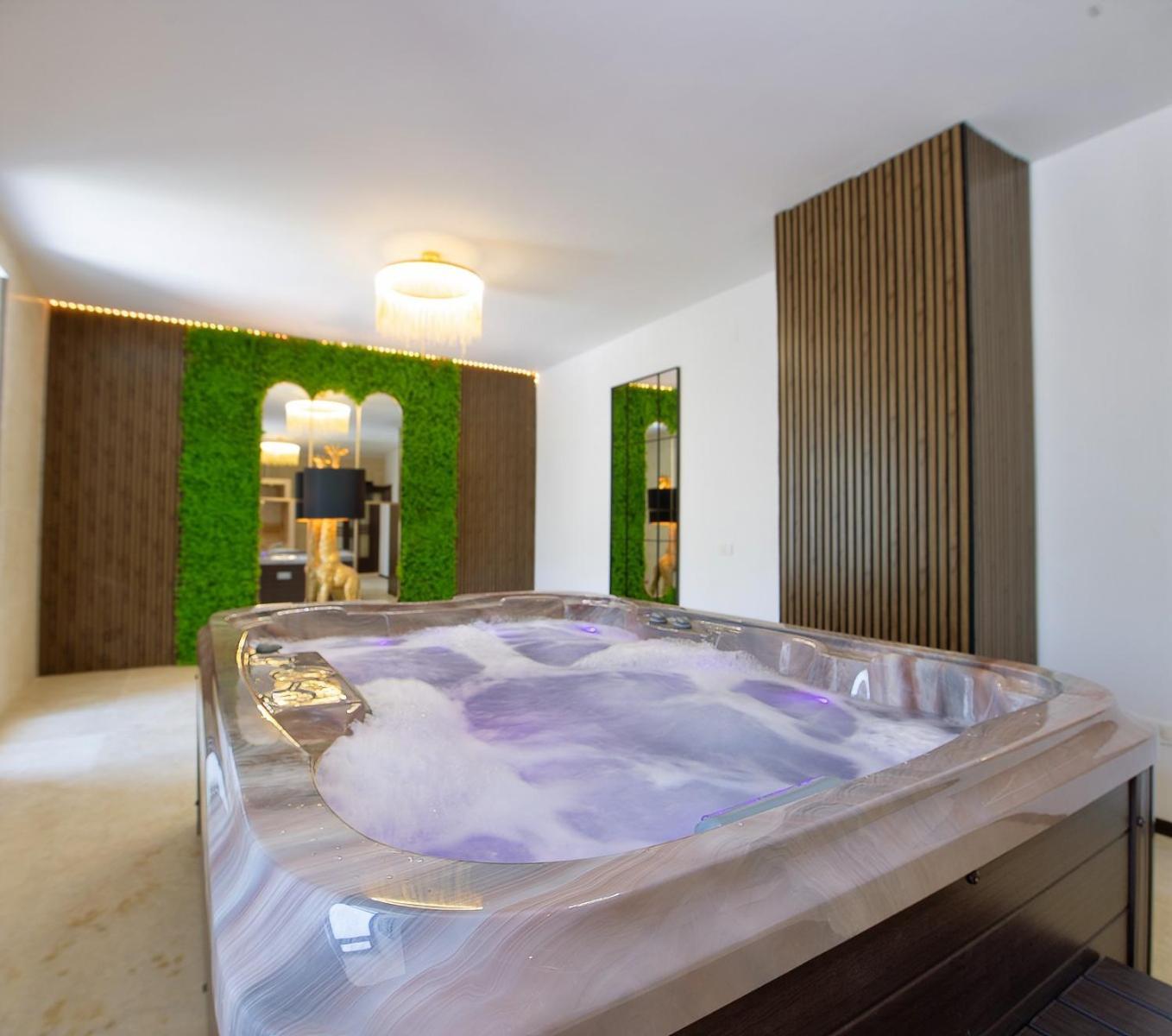 Hotel Coroana Moldovei Slănic-Moldova Exteriér fotografie